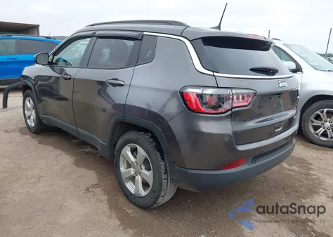 2021 Jeep Compass Latitude Fwd z USA, uszkodzony, nr VIN 3C4NJCBB9MT559929